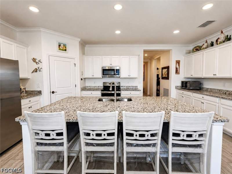3 bedroom SingleFamilyResidence at 16141 Rosemallow Ln, Hampton Lakes, Alva — photo 3