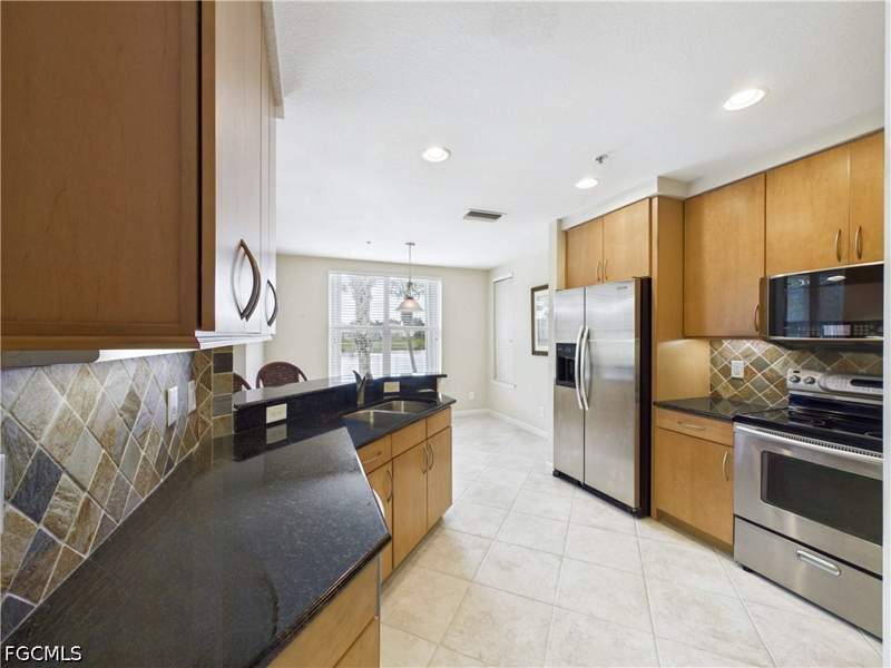 2 bedroom Condominium at 12971 Pennington Pl 102, Somerset, Fort Myers — photo 3