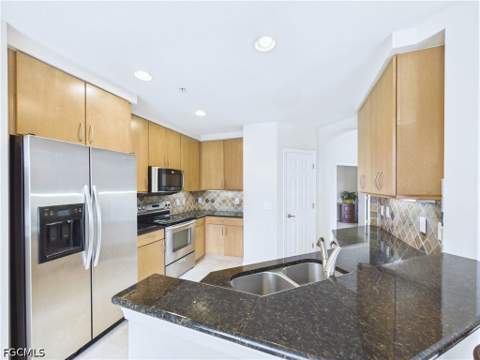 12971 Pennington Pl 102, Fort Myers FL - photo 6 of 26