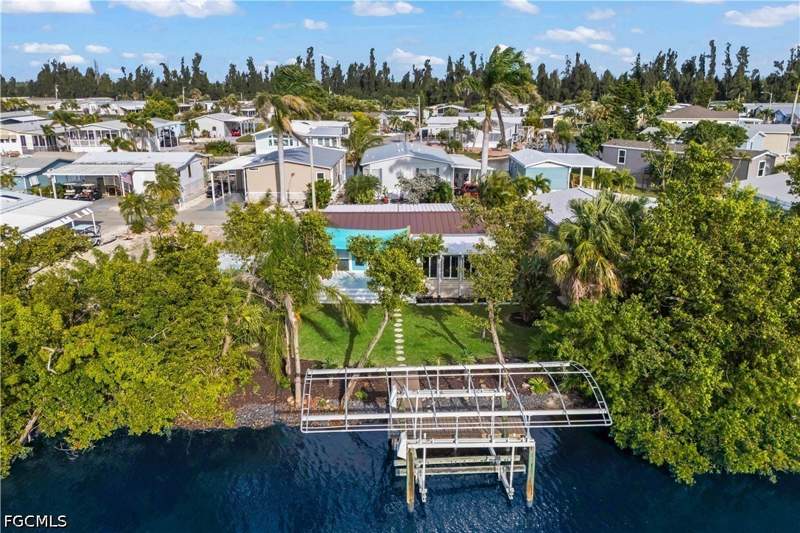 2 bedroom ManufacturedHome at 7150 Cobiac Dr, Pine Island Cove, St James City — photo 4
