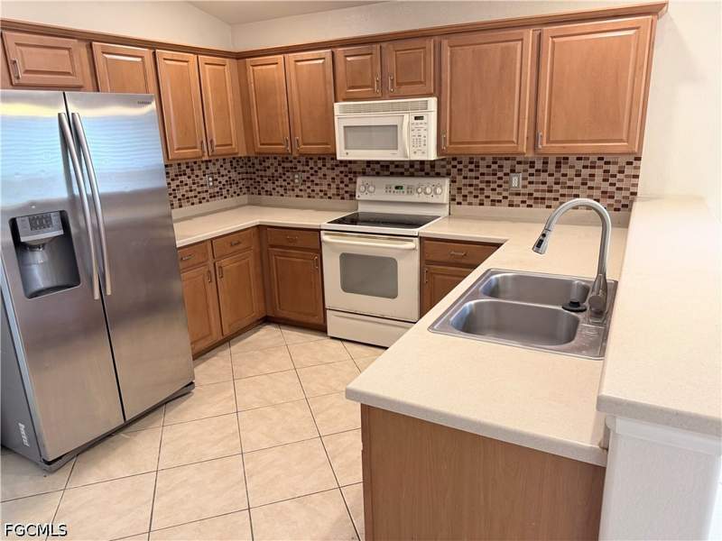 4 bedroom SingleFamilyResidence at 9728 Gladiolus Bulb Loop, Gladiolus Preserve, Fort Myers — photo 2
