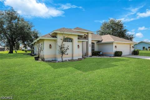 615 SE 19th Ct, Cape Coral FL - photo 16 of 48