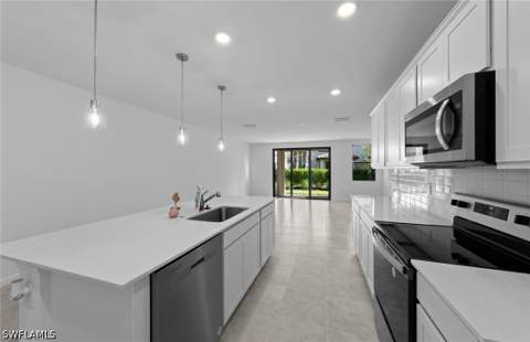 1552 Lake Jessup Cir, Cape Coral FL - photo 18 of 33