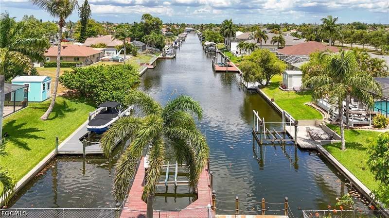 3 bedroom SingleFamilyResidence at 3931 Pelican Blvd, Cape Coral, Cape Coral — photo 2