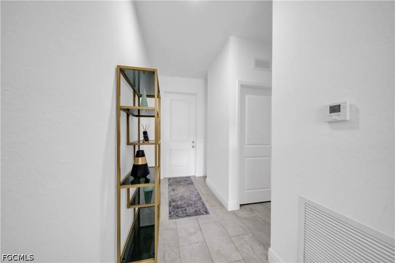 3 bedroom SingleFamilyResidence at 8006 Buttercup Cir, Labelle, Labelle — photo 5