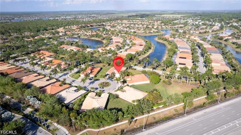 2 bedroom Attached at 14190 Fall Creek Ct, Reflection Lakes Of Naples, Naples — photo 3