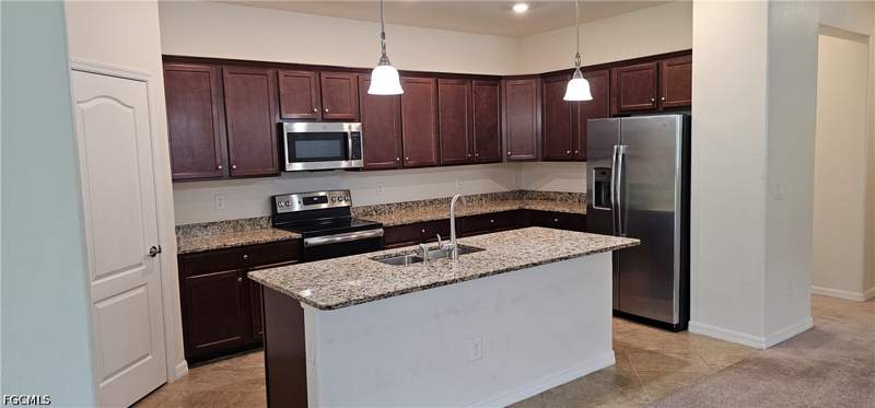 3 bedroom SingleFamilyResidence at 14312 Vindel Cir, Portico, Fort Myers — photo 4
