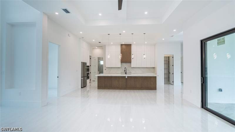 4 bedroom SingleFamilyResidence at 649 Golden Gate Blvd E, Golden Gate Estates, Naples — photo 5