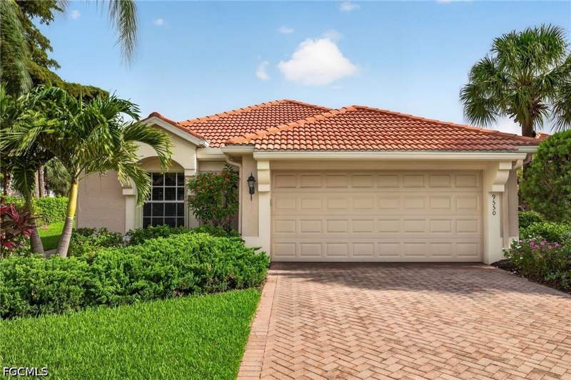 3 bedroom SingleFamilyResidence at 9550 Hemingway Ln, Oak Run, Fort Myers — photo 2