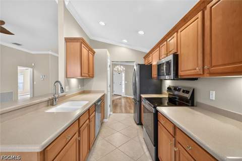 9550 Hemingway Ln, Fort Myers FL - photo 6 of 41
