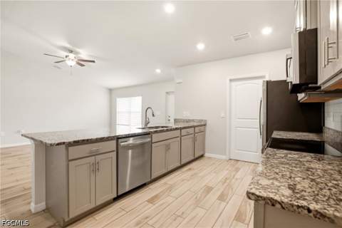 1024 NE 33rd Ln, Cape Coral FL - photo 17 of 47