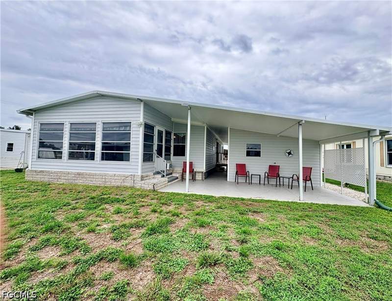2 bedroom ManufacturedHome at 3163 Indian Village Ln, Lake Arrowhead Mob Village, North Fort Myers — photo 4