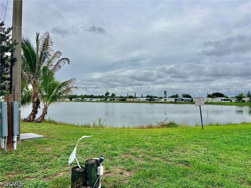 2 bedroom ManufacturedHome at 3163 Indian Village Ln, Lake Arrowhead Mob Village, North Fort Myers — photo 5