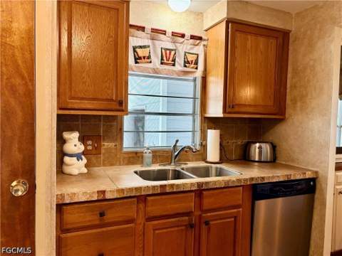 3163 Indian Village Ln, North Fort Myers FL - photo 7 of 45