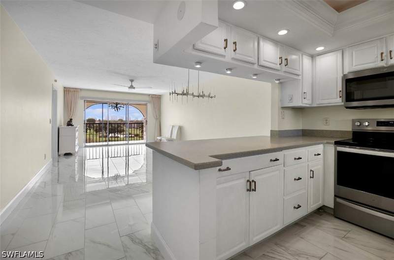 2 bedroom Condominium at 37 High Point Cir E 602, High Point Country Club, Naples — photo 4