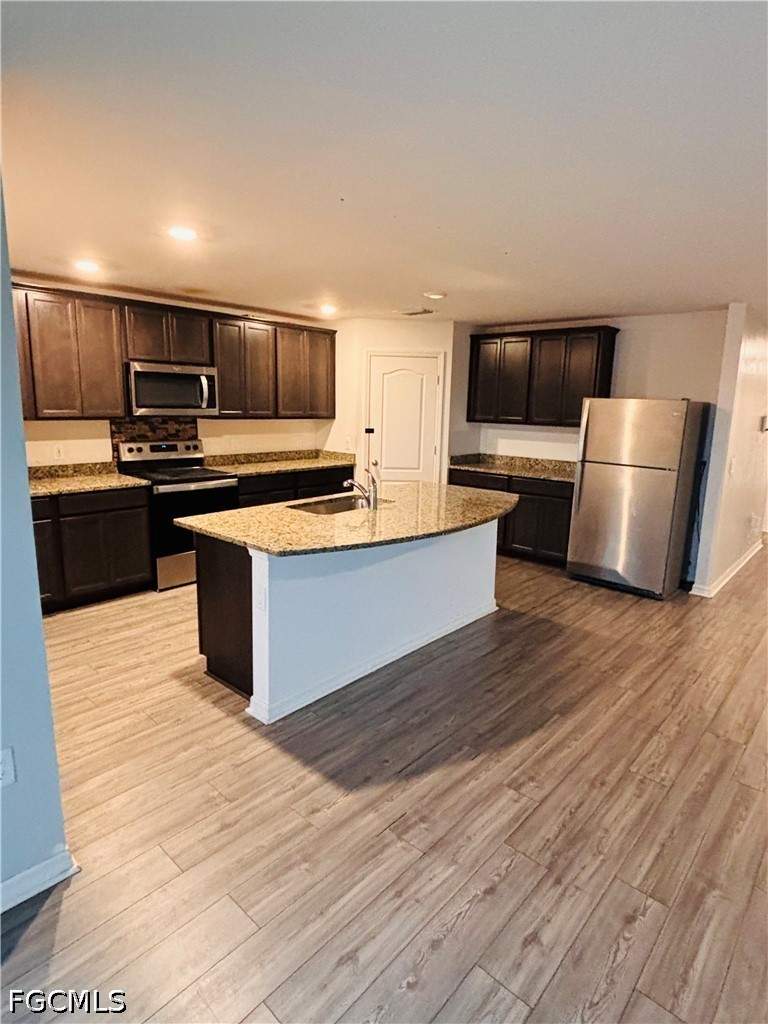5 bedroom SingleFamilyResidence at 244 Loadstar St, Mirror Lakes, Fort Myers — photo 4