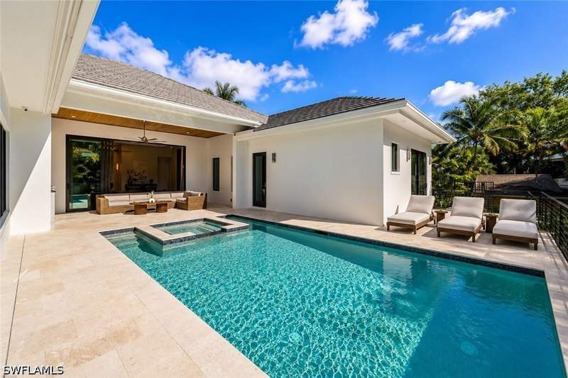 5 bedroom SingleFamilyResidence at 1364 Cypress Woods Dr, Cypress Woods Estates, Naples — photo 4