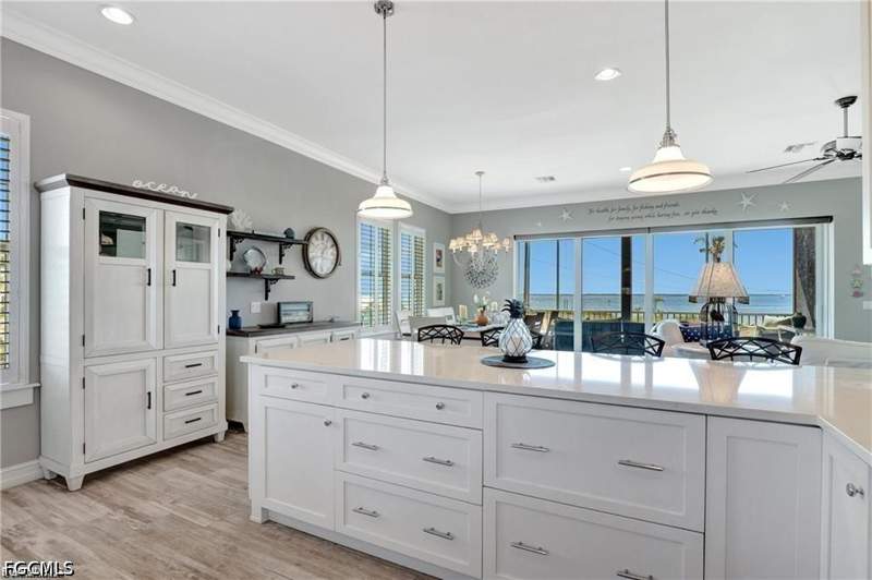 3 bedroom SingleFamilyResidence at 3420 1st Ave, St James City, St James City — photo 4