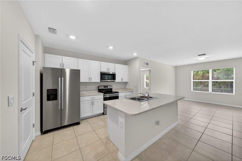 3 bedroom SingleFamilyResidence at 18546 Marlin Kite Ln, Brightwater, North Fort Myers — photo 2