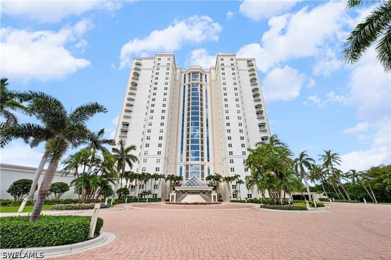 3 bedroom Condominium at 8111 Bay Colony Dr 1904, Contessa At Bay Colony, Naples — photo 4