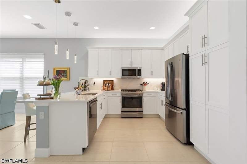 3 bedroom SingleFamilyResidence at 12377 Dahlia Ct, Valencia Trails, Naples — photo 2
