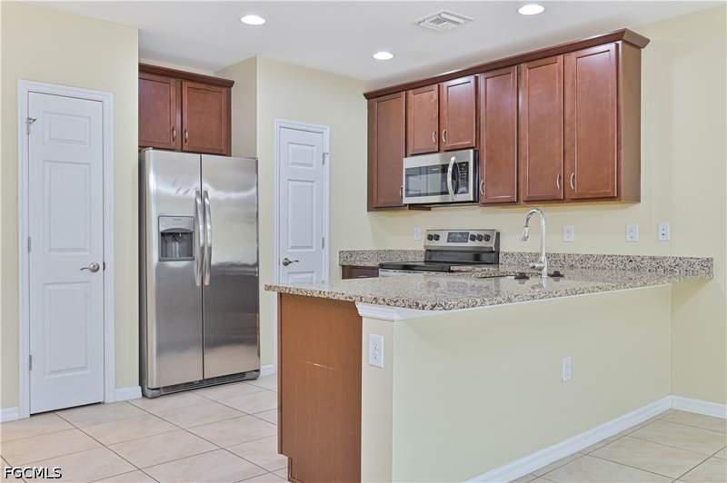 3 bedroom Townhouse at 3739 Crofton Ct, Lindsford, Fort Myers — photo 5