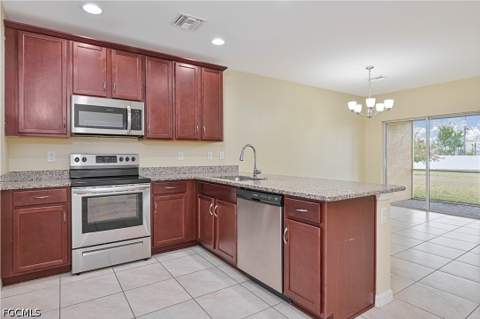 3739 Crofton Ct, Fort Myers FL - photo 7 of 41