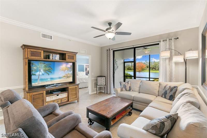 2 bedroom Condominium at 9735 Acqua Ct 615, Alberi Acqua, Naples — photo 2