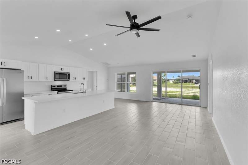 4 bedroom SingleFamilyResidence at 4130 NW 33rd St, Cape Coral, Cape Coral — photo 3