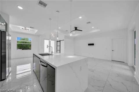325 Paulcrest Ave, Lehigh Acres FL - photo 8 of 38