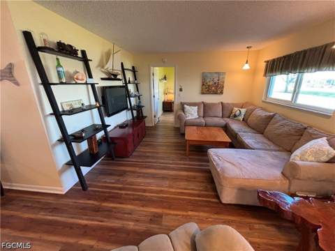 1515 Edgewater Cir, Fort Myers FL - photo 16 of 37