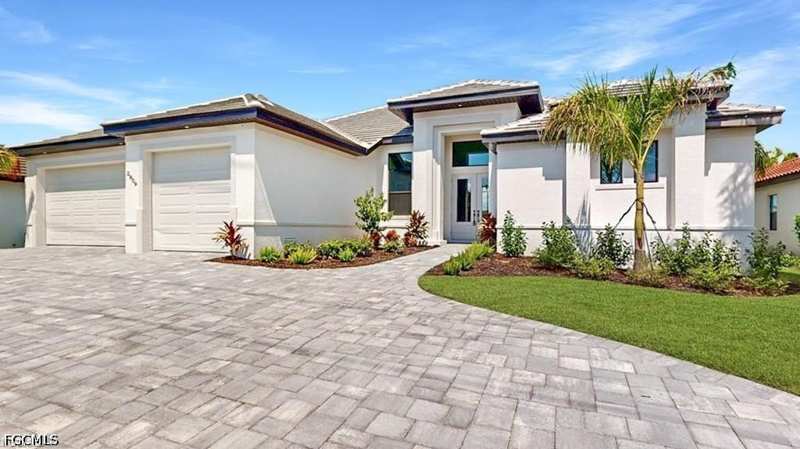 3 bedroom SingleFamilyResidence at 2809 Cape Coral Pkwy W, Cape Coral, Cape Coral — photo 1