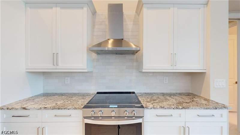 3 bedroom SingleFamilyResidence at 2809 Cape Coral PKWY W, CAPE CORAL, Cape Coral — photo 5