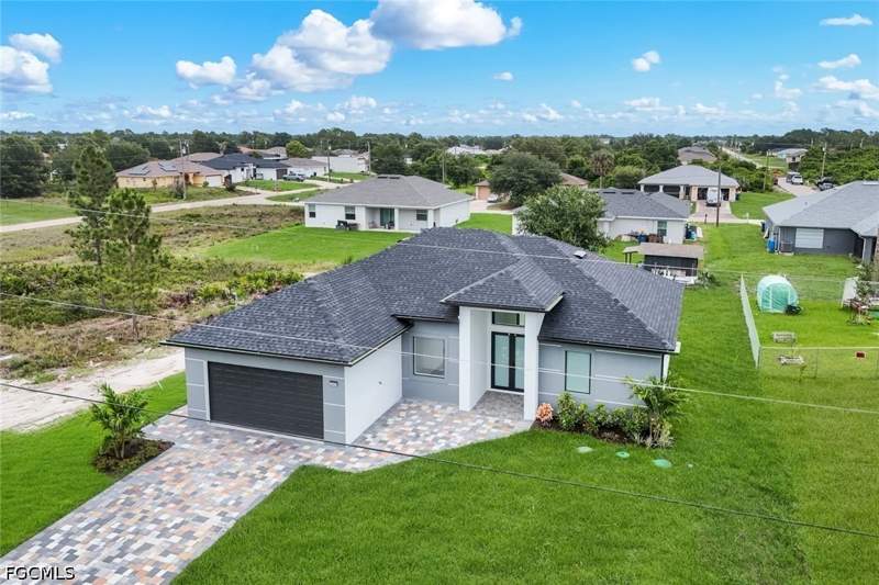 3 bedroom SingleFamilyResidence at 3005 Ida Ave S, Lehigh Acres, Lehigh Acres — photo 2