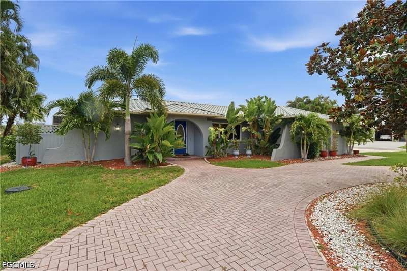 2 bedroom SingleFamilyResidence at 6114 Deer Run, The Forest, Fort Myers — photo 1