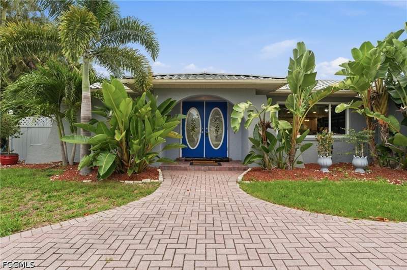 2 bedroom SingleFamilyResidence at 6114 Deer Run, The Forest, Fort Myers — photo 5