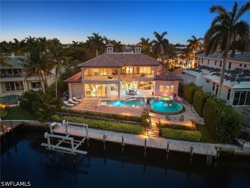 4 bedroom SingleFamilyResidence at 345 Devils Bight, Park Shore, Naples — photo 3