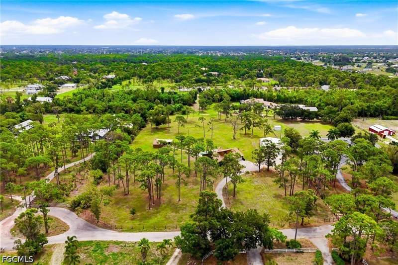 3 bedroom SingleFamilyResidence at 17140 Pleasure Rd, The Woods Subdivision, Cape Coral — photo 3