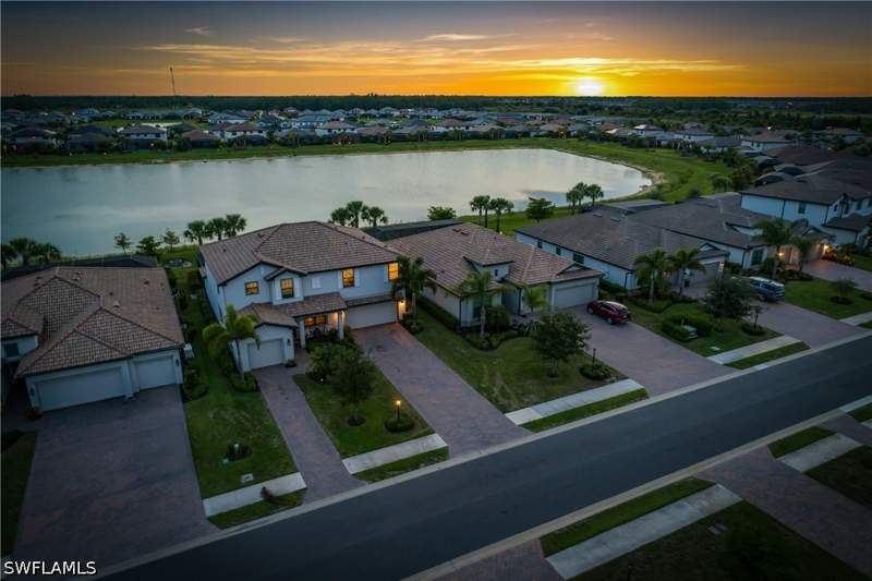 5 bedroom SingleFamilyResidence at 20100 Napa Loop, Verdana Village, Estero — photo 3