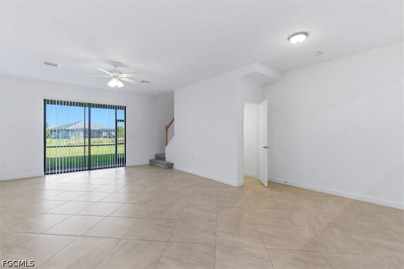 3 bedroom Townhouse at 14128 Pine Lodge Ln, Timber Creek, Fort Myers — photo 3