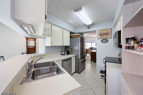 114 Cypress Way E D3, Naples FL - photo 14 of 29