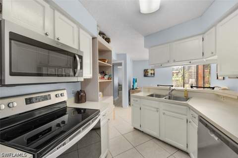114 Cypress Way E D3, Naples FL - photo 15 of 29