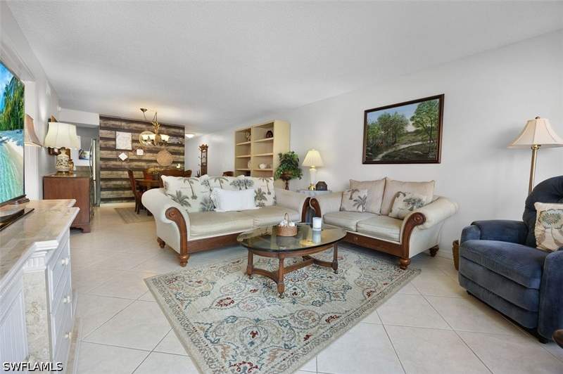 2 bedroom Condominium at 114 Cypress Way E D3, Sharondale, Naples — photo 4