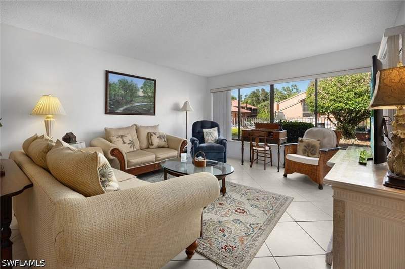 2 bedroom Condominium at 114 Cypress Way E D3, Sharondale, Naples — photo 5