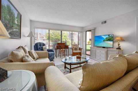 114 Cypress Way E D3, Naples FL - photo 6 of 29