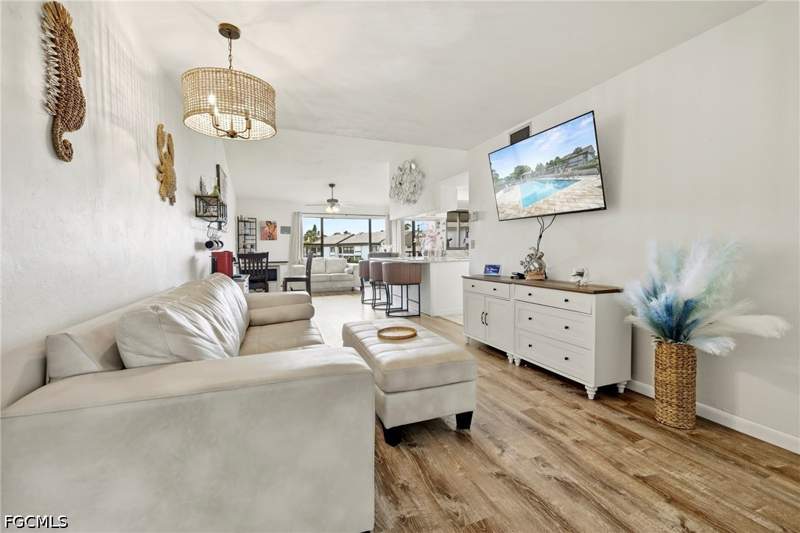 3 bedroom Condominium at 5830 Trailwinds Dr 824, Greenbriar Village, Fort Myers — photo 3