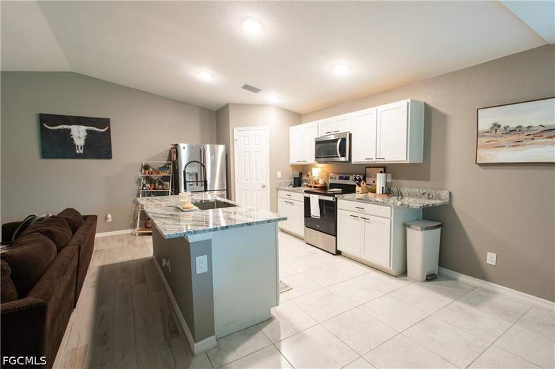 4 bedroom SingleFamilyResidence at 3715 Teakwood St, Buckingham, Fort Myers — photo 4