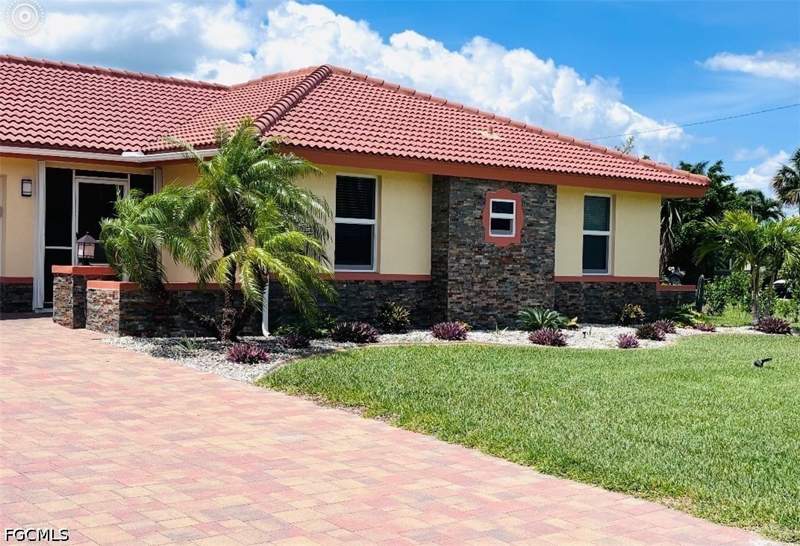 3 bedroom SingleFamilyResidence at 136 SE 45th Ter, Cape Coral, Cape Coral — photo 3