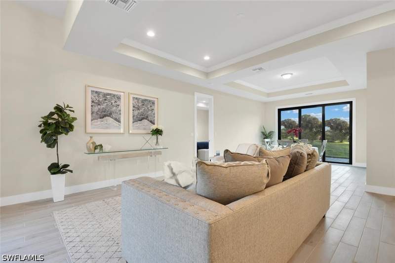 3 bedroom SingleFamilyResidence at 2512 Mabry St, Alva, Alva — photo 5