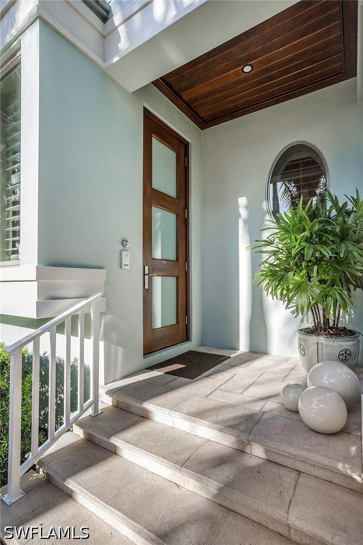 3 bedroom SingleFamilyResidence at 32 6th St S, Olde Naples, Naples — photo 3